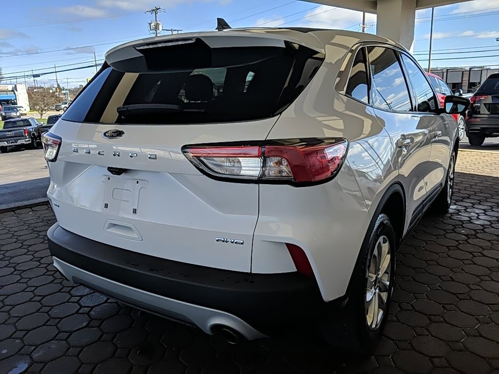 Used 2022 Ford Escape SE image 6
