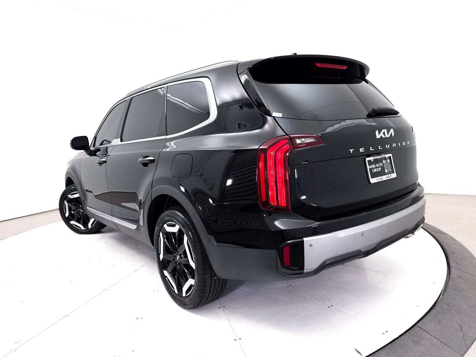 Certified 2024 Kia Telluride S w/ S Sunroof Package FWD image 2