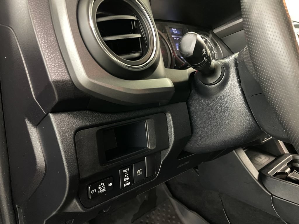 Used 2019 Toyota Tacoma TRD Off-Road AWD/4WD image 26