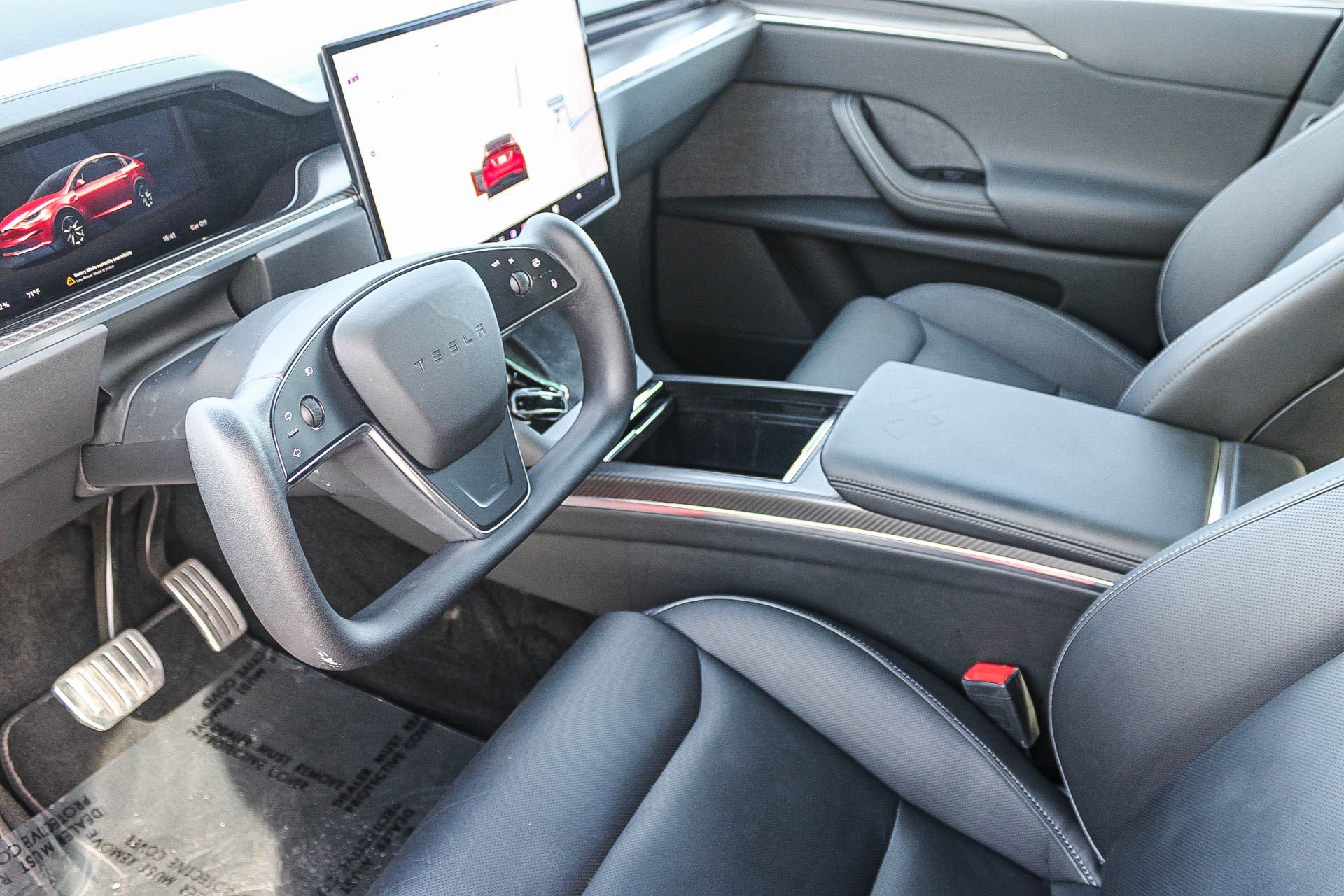 Used 2022 Tesla Model X Plaid image 18