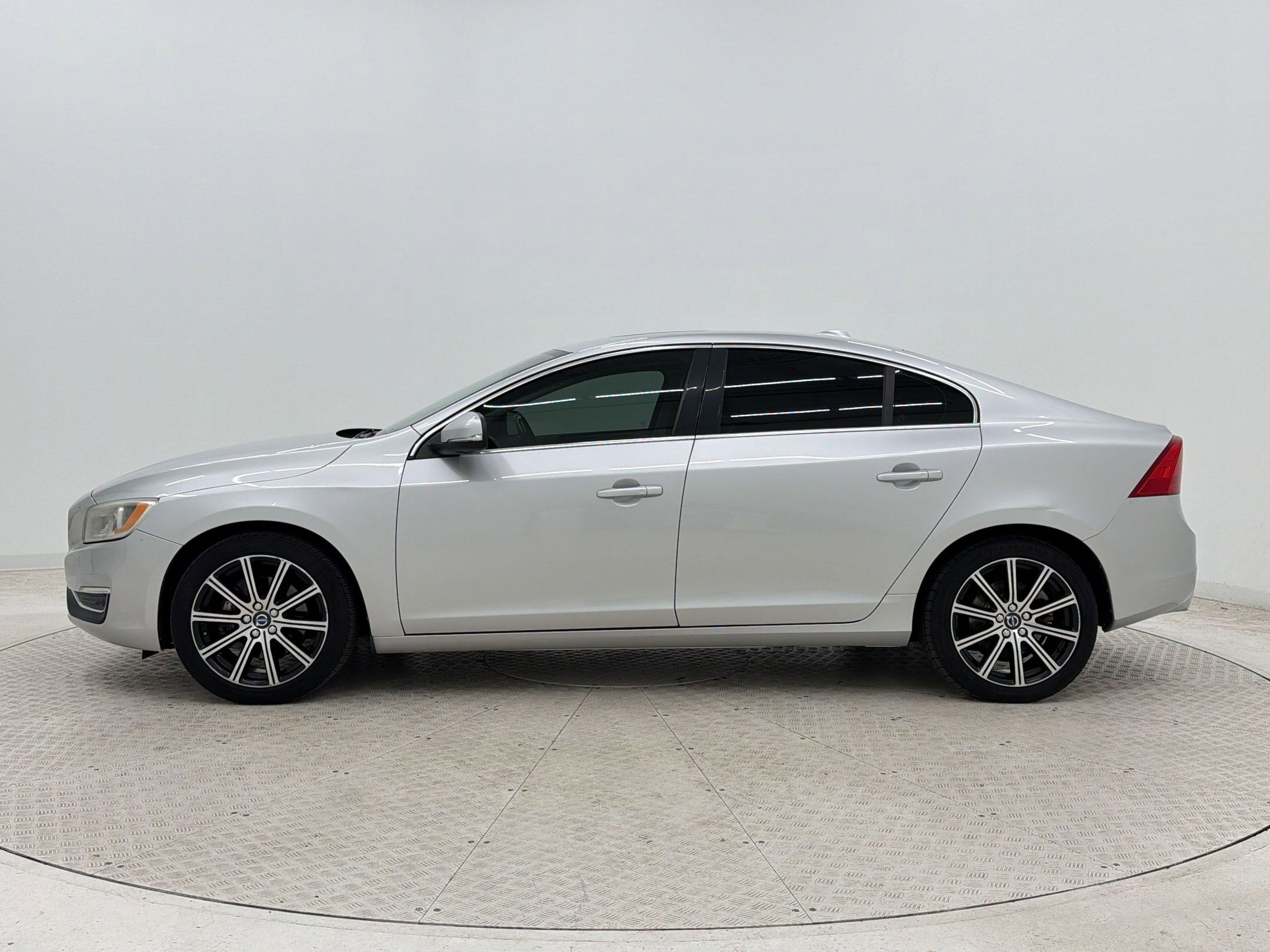Used 2018 Volvo S60 T5 Inscription AWD/4WD image 2