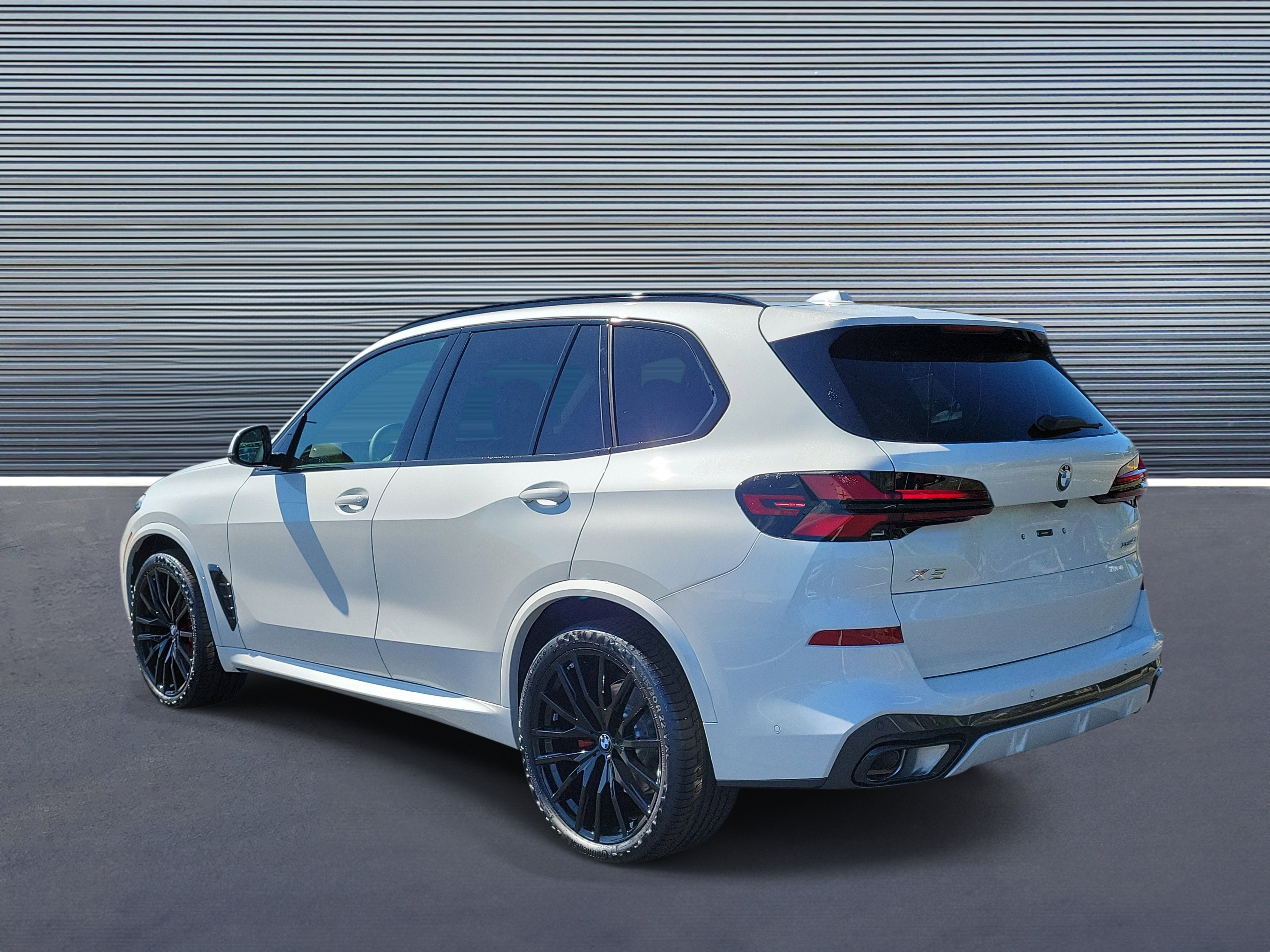 New 2026 BMW X5 xDrive40i w/ M Sport Package image 4