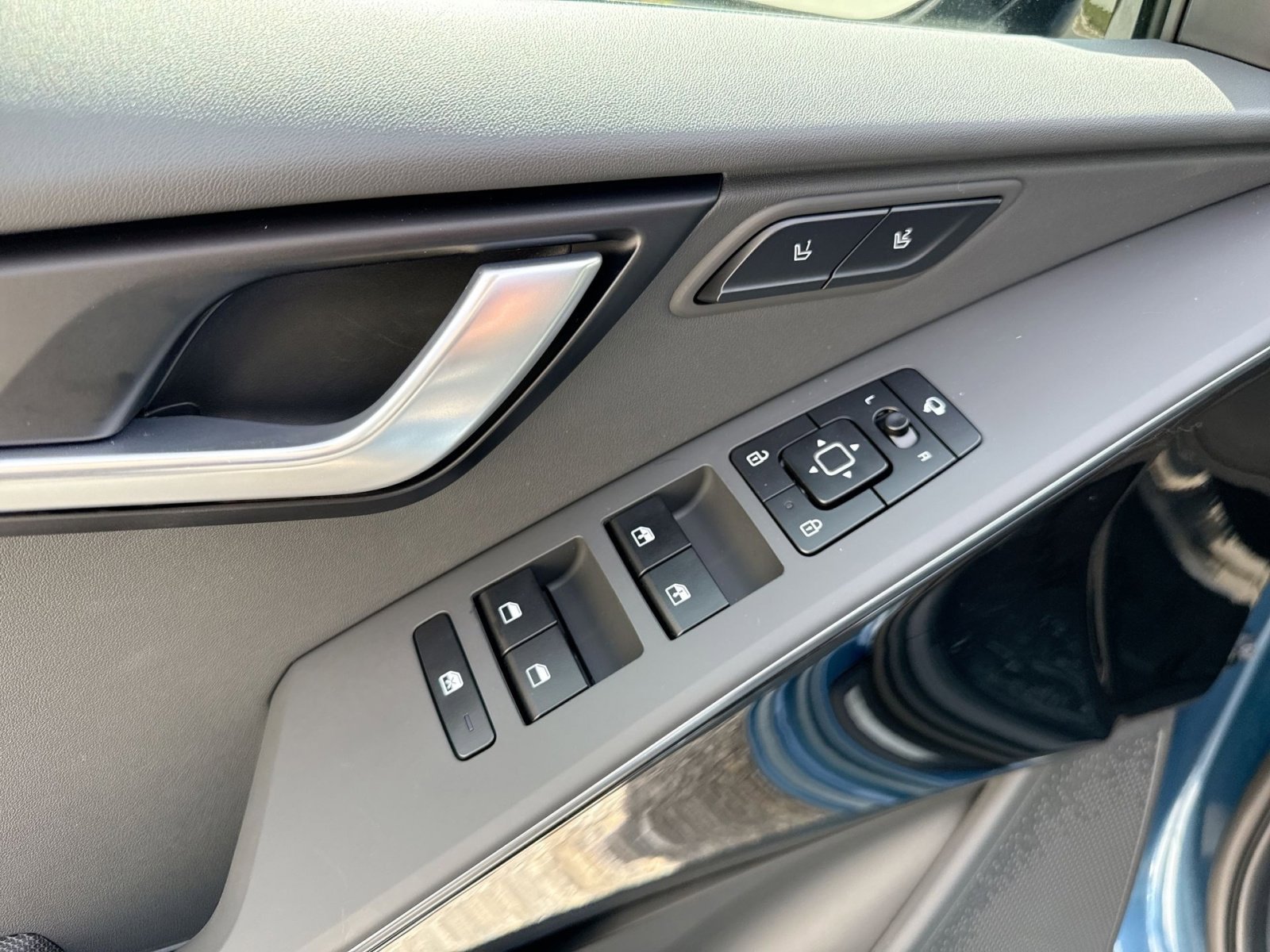 New 2025 Kia Niro Wave w/ Wave Preserve Package FWD image 15