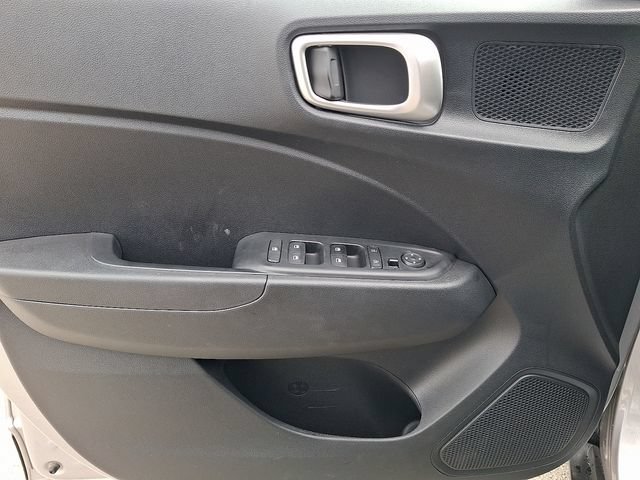 Certified 2026 Hyundai Venue SEL FWD image 12