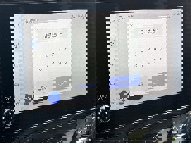 Used 2024 Toyota Highlander XLE image 19