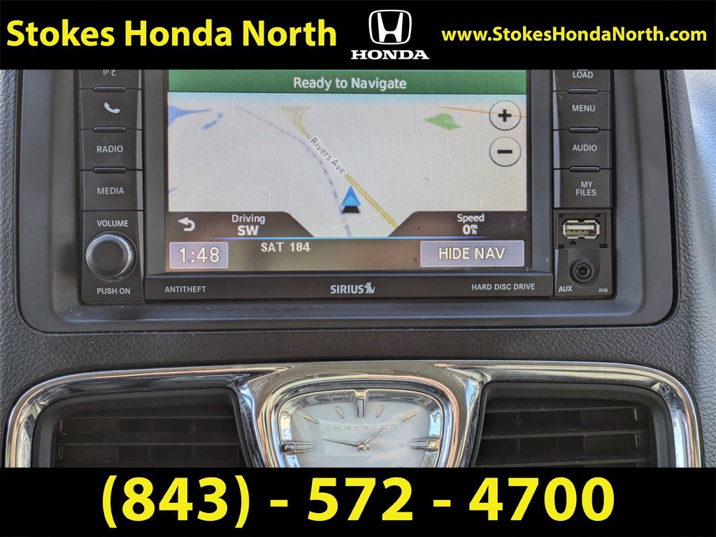 Used 2014 Chrysler Town & Country Touring-L image 22