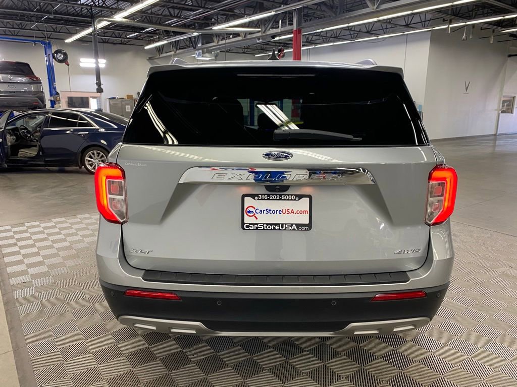 Used 2023 Ford Explorer XLT w/ Equipment Group 202A image 7