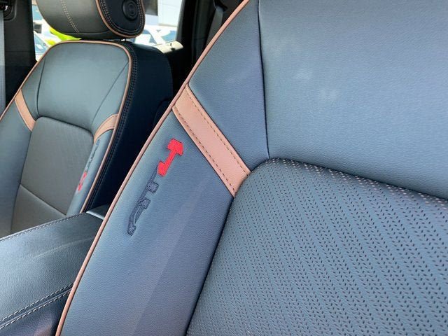 New 2026 GMC Canyon AT4 w/ AT4 Premium Package AWD/4WD image 18