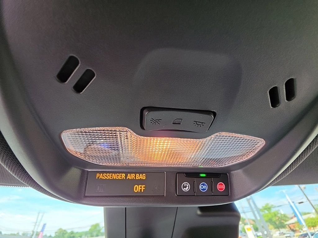 Certified 2024 Chevrolet Trax RS FWD image 21
