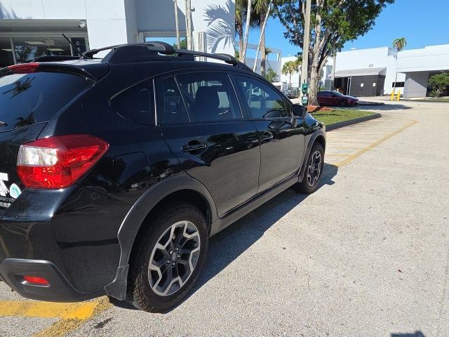 Used 2017 Subaru Crosstrek 2.0i Premium w/ Popular Package #1 AWD/4WD image 3