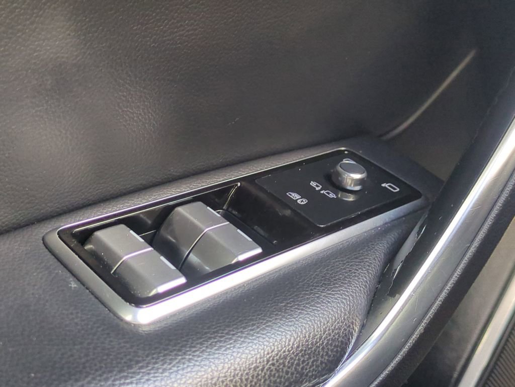 Used 2021 Jaguar F-PACE S image 27