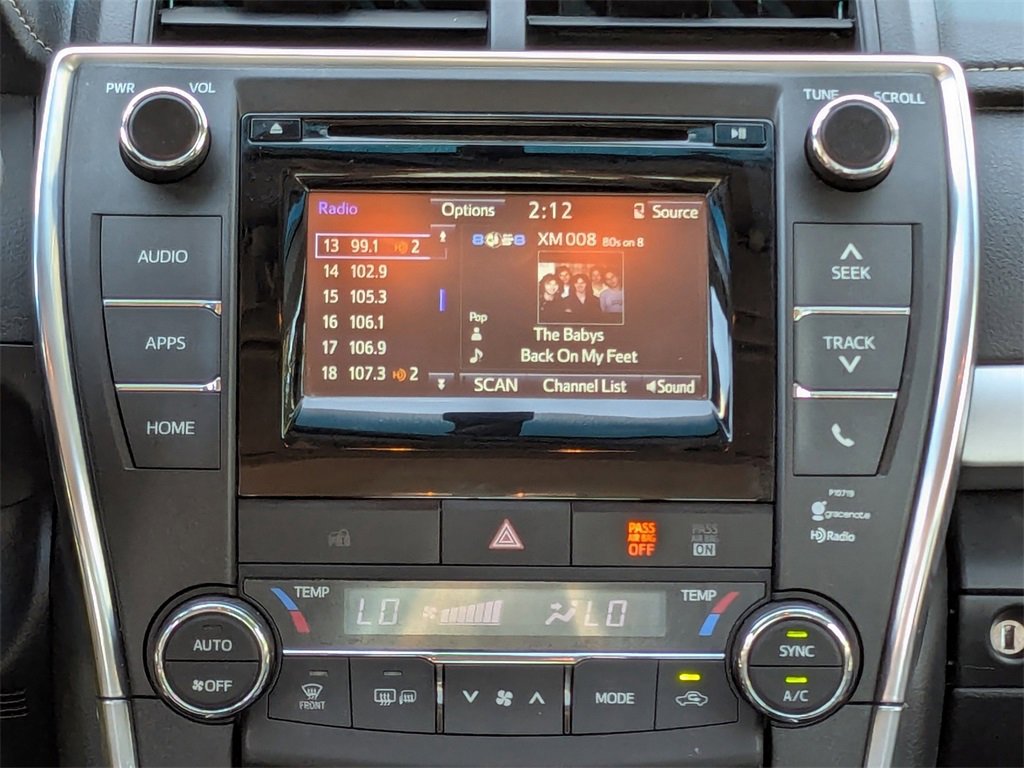 Used 2015 Toyota Camry image 21