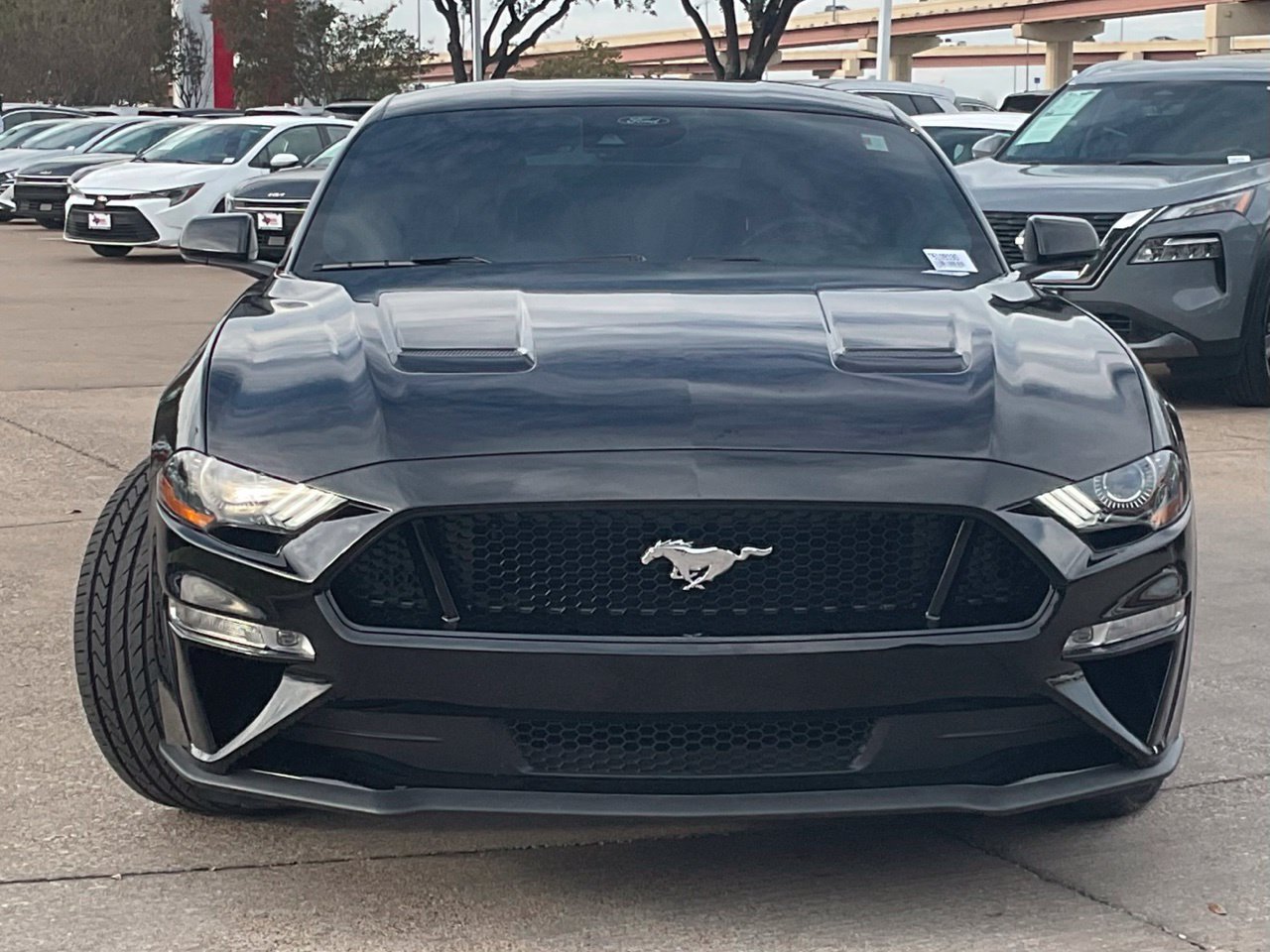 Used 2022 Ford Mustang GT Premium RWD image 2