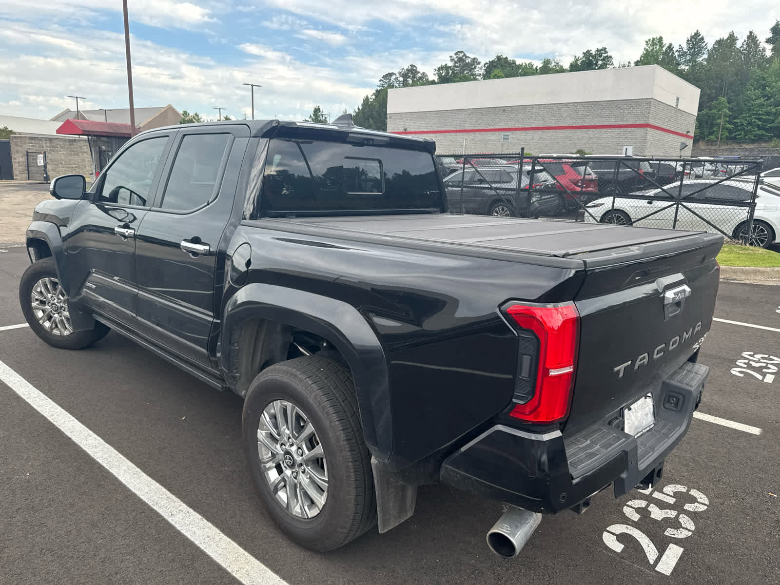 Used 2024 Toyota Tacoma Limited w/ Limited Package (LT) AWD/4WD image 4