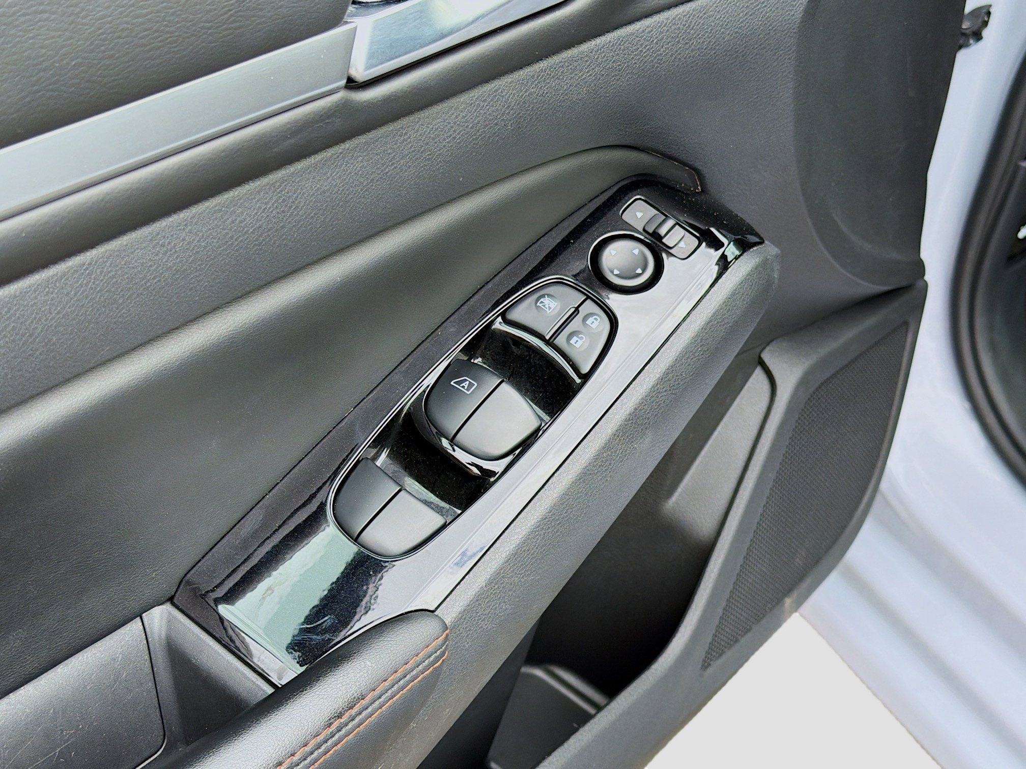 Used 2024 Nissan Altima 2.5 SR image 21