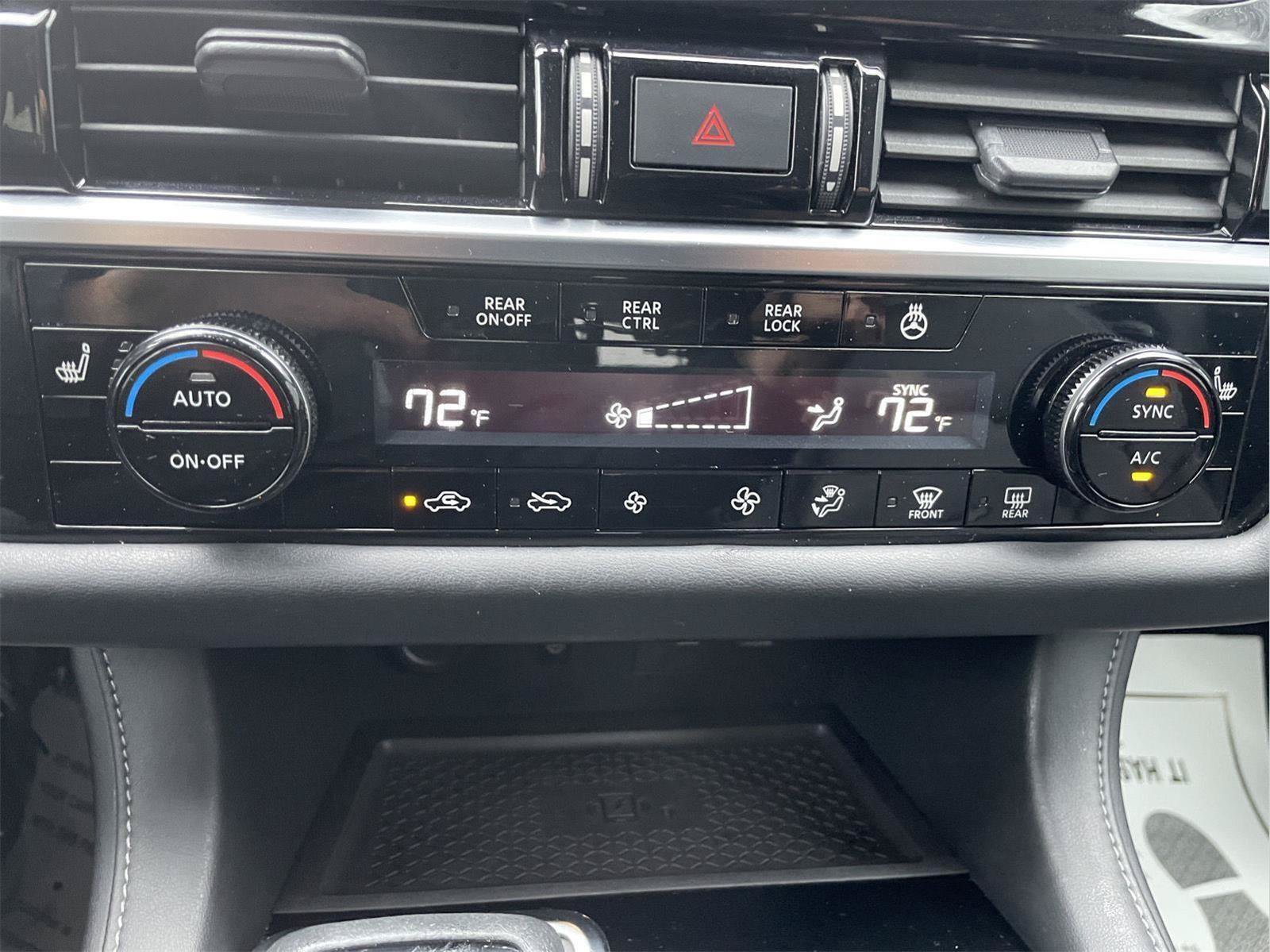 Used 2023 Nissan Pathfinder SL AWD/4WD image 29