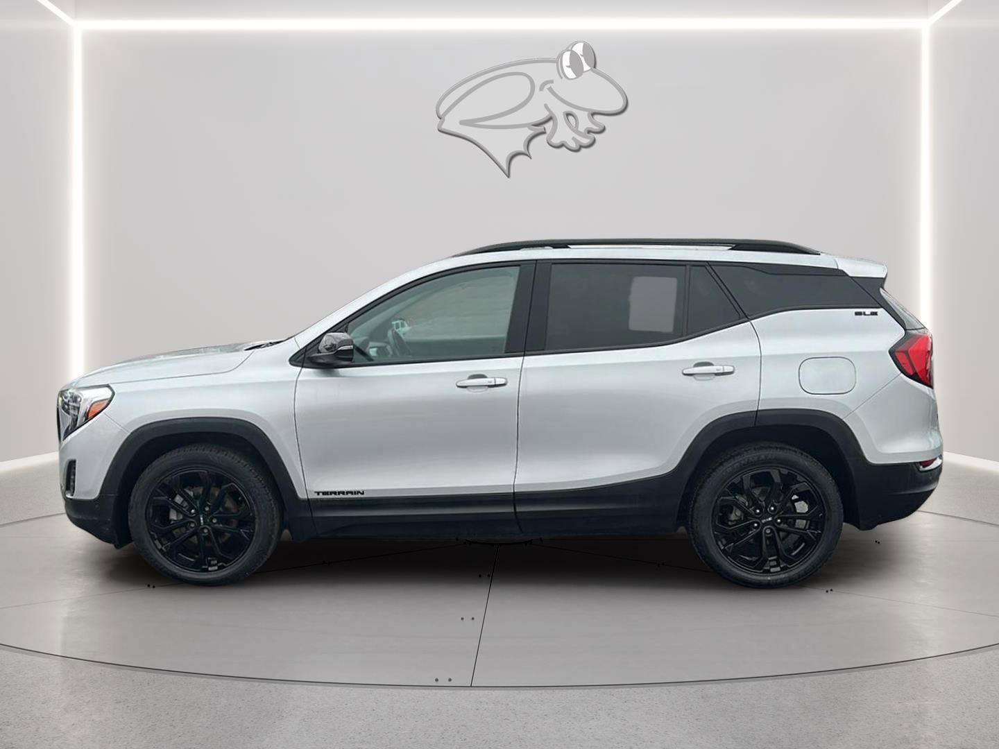 Used 2020 GMC Terrain SLE w/ Driver Convenience Package image 8