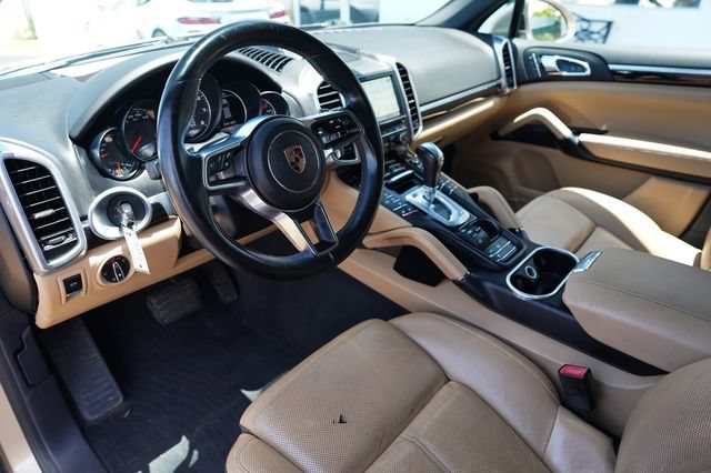 Used 2016 Porsche Cayenne AWD/4WD image 6
