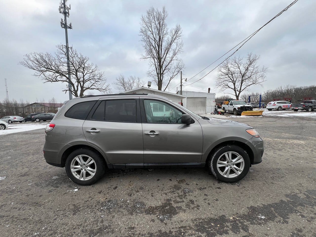Used 2011 Hyundai Santa Fe Limited FWD image 5