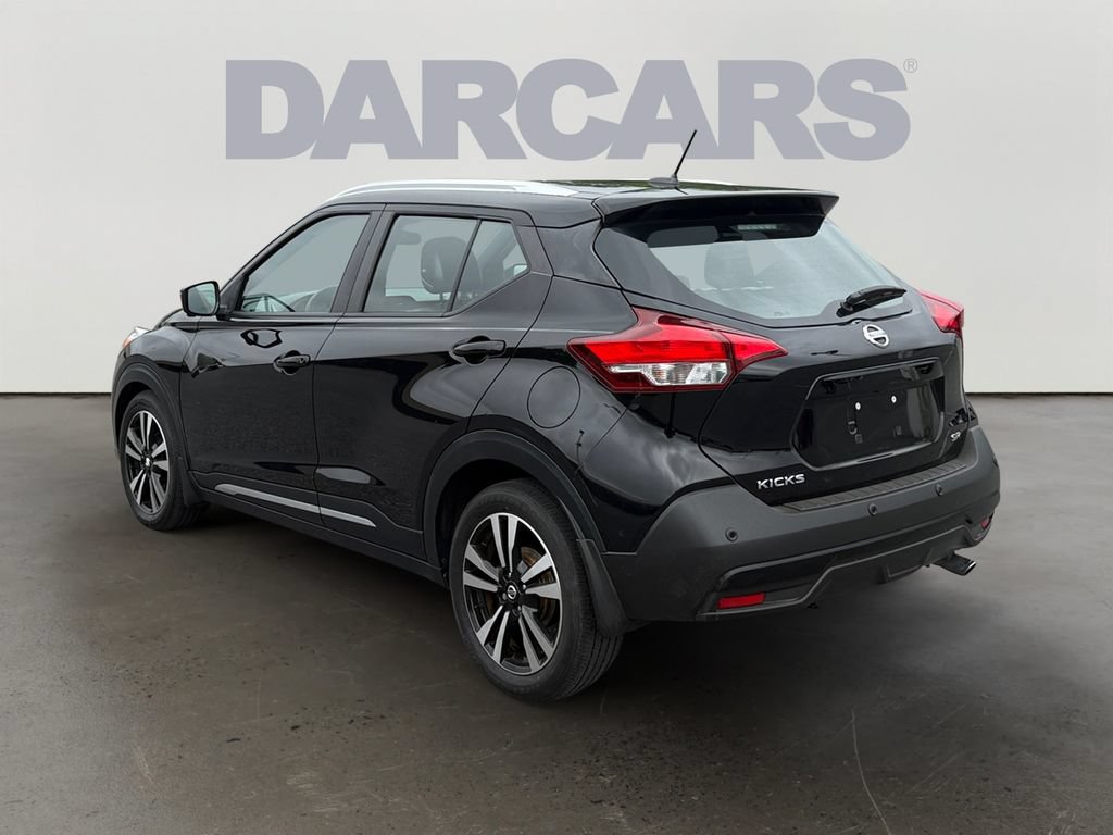 Used 2020 Nissan Kicks SR w/ SR Premium Package FWD image 5