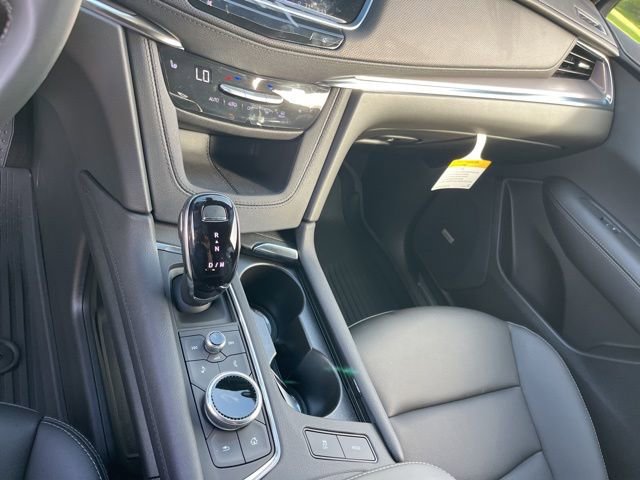 New 2026 Cadillac XT5 Luxury w/ LPO, ONYX Package image 28