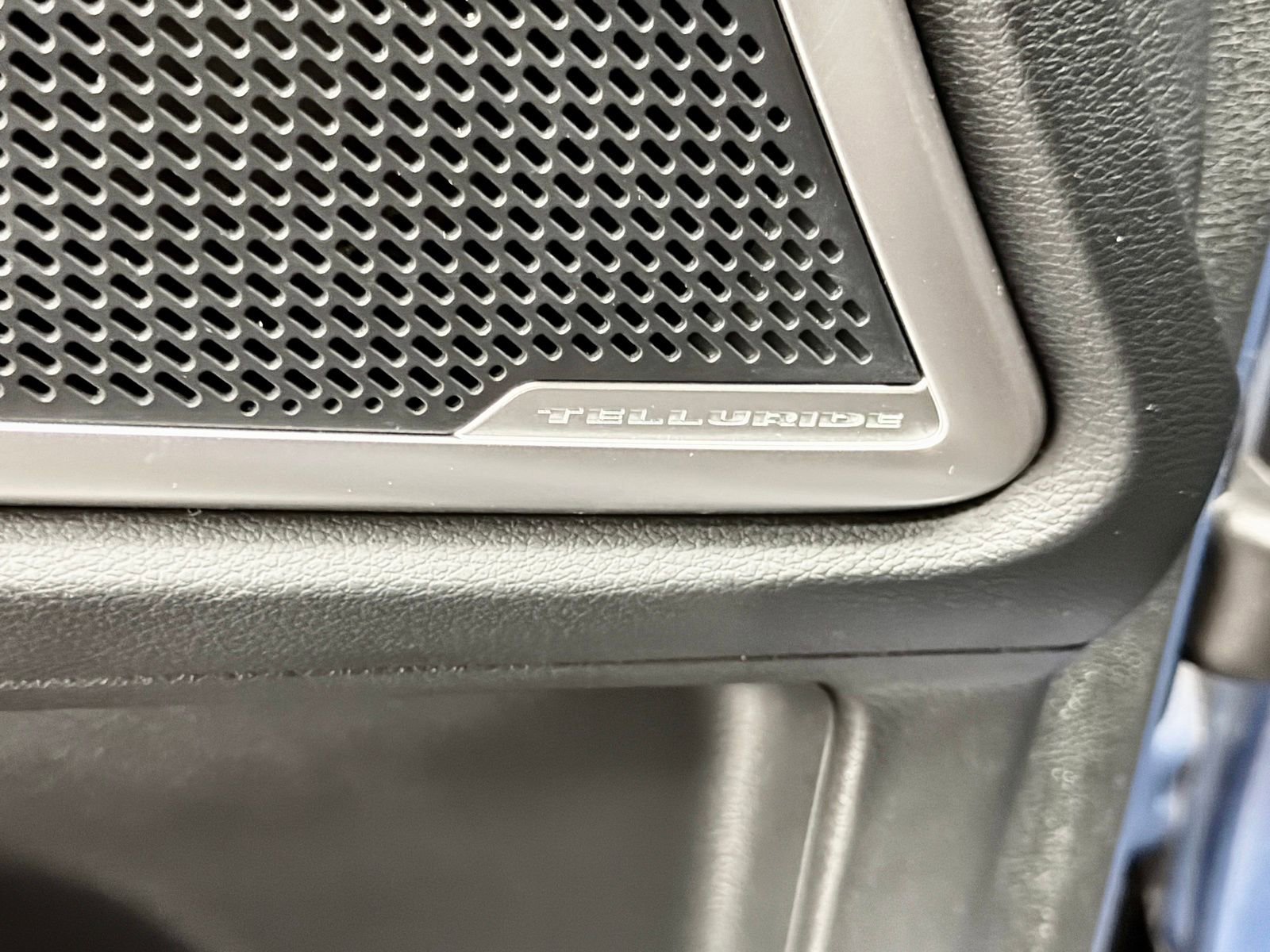 Used 2025 Kia Telluride S image 21