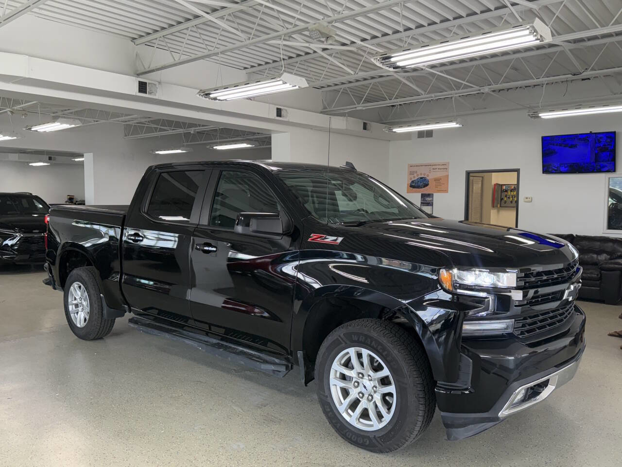 Used 2020 Chevrolet Silverado 1500 RST w/ All-Star Edition image 2