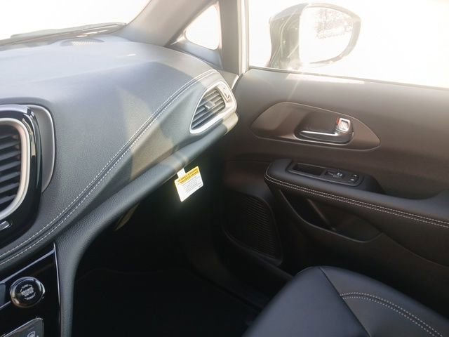 New 2026 Chrysler Pacifica Select image 36