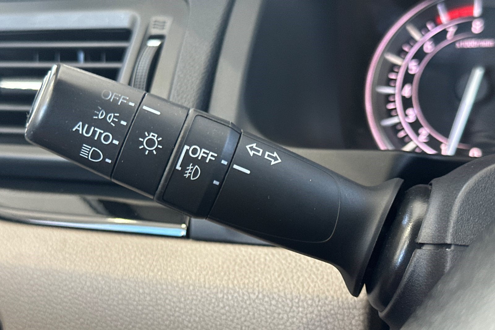 Used 2016 Honda Pilot Touring image 32