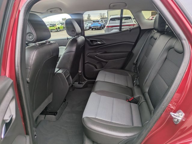 Used 2025 Chevrolet Trax LT image 23