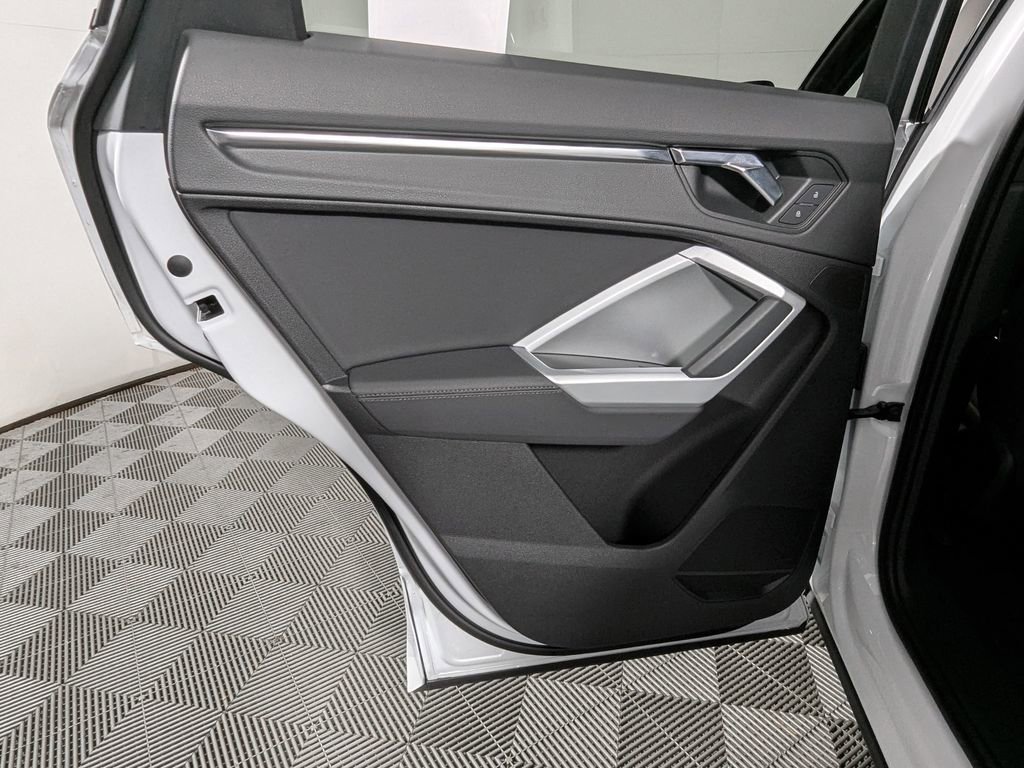 Used 2020 Audi Q3 2.0T Premium w/ Convenience Package image 38