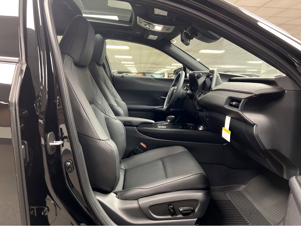 New 2025 Lexus UX 300h AWD image 33