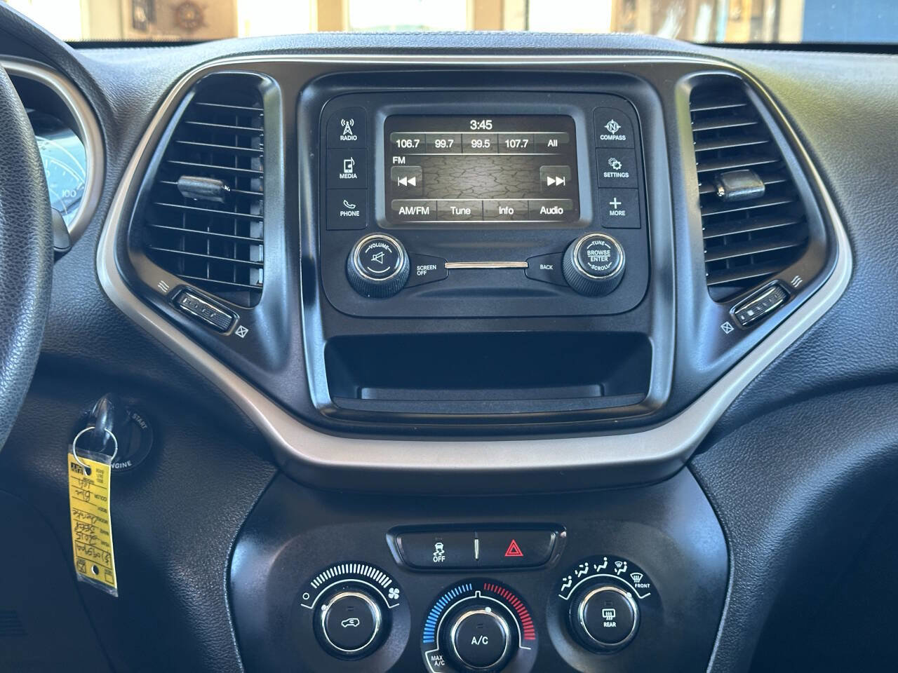 Used 2015 Jeep Cherokee Sport image 16