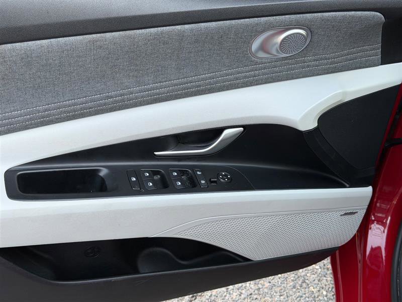 Used 2021 Hyundai Elantra Limited image 28