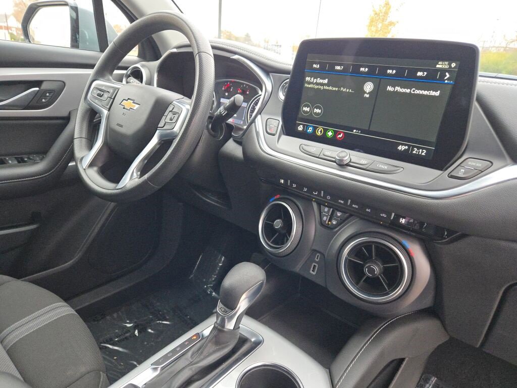 Used 2023 Chevrolet Blazer LT w/ Driver Confidence Package image 9