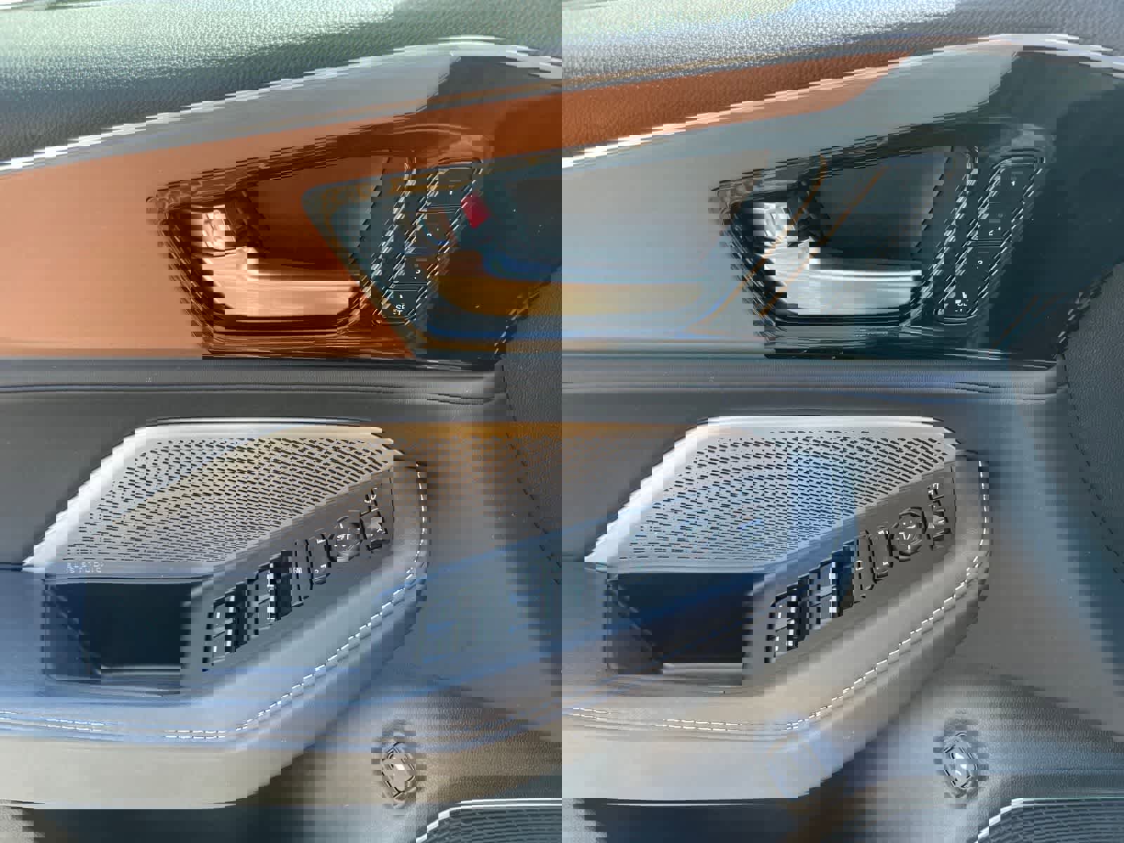 Used 2022 Acura MDX SH-AWD w/ Technology Package image 9