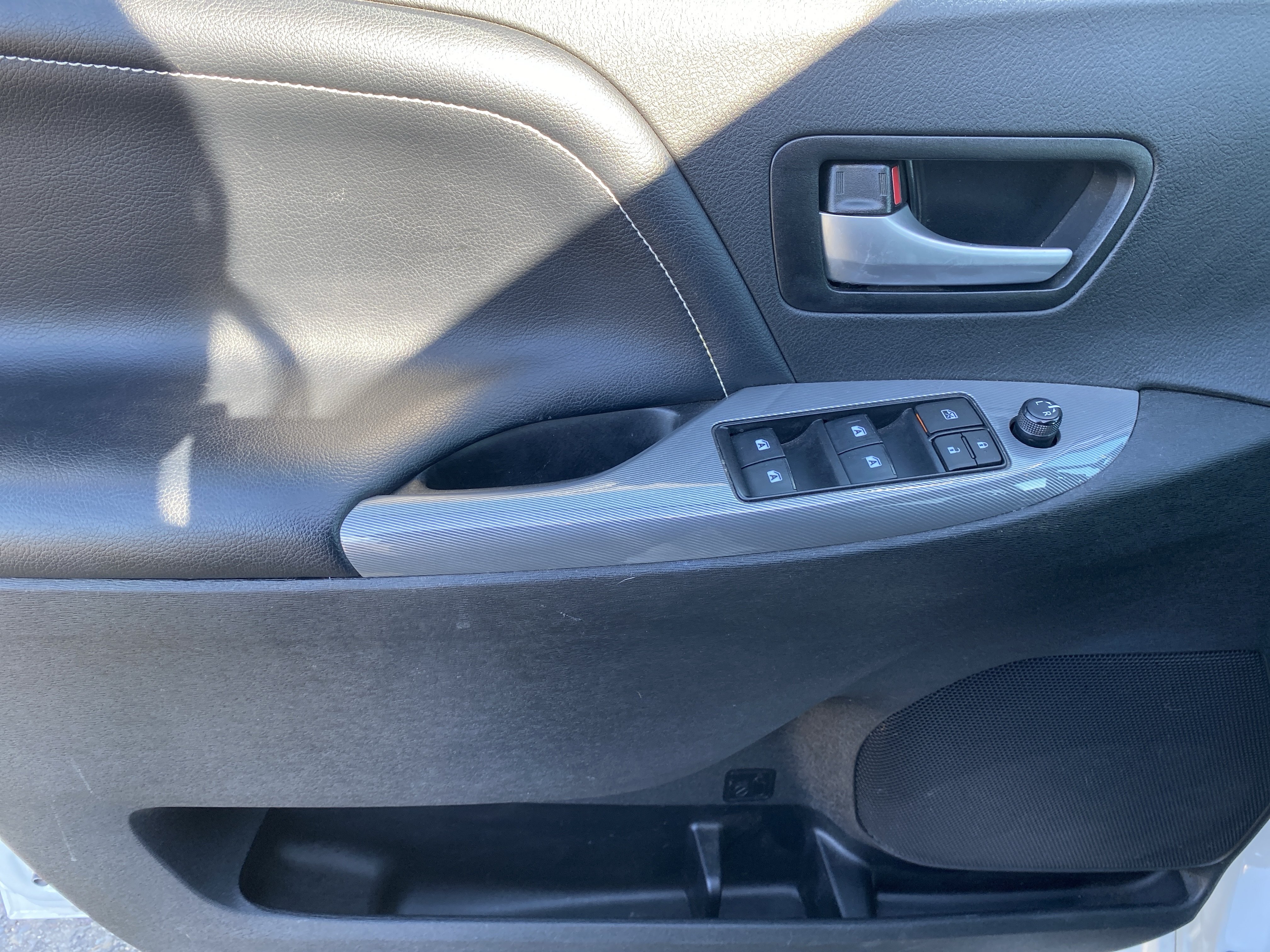 Used 2018 Toyota Sienna SE FWD image 13
