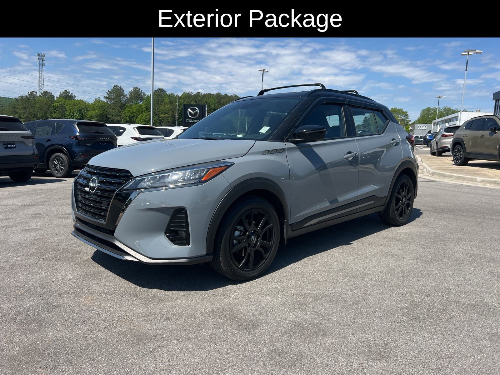 Used 2023 Nissan Kicks SR w/ Exterior Package image 3