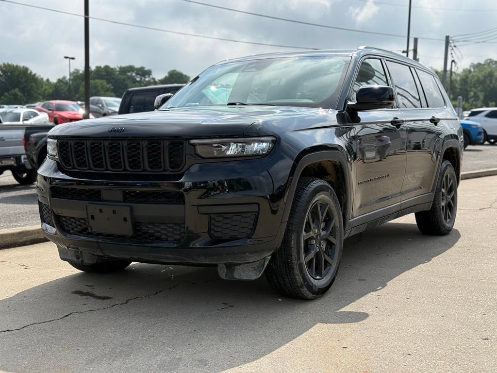 Used 2025 Jeep Grand Cherokee L Altitude AWD/4WD image 2