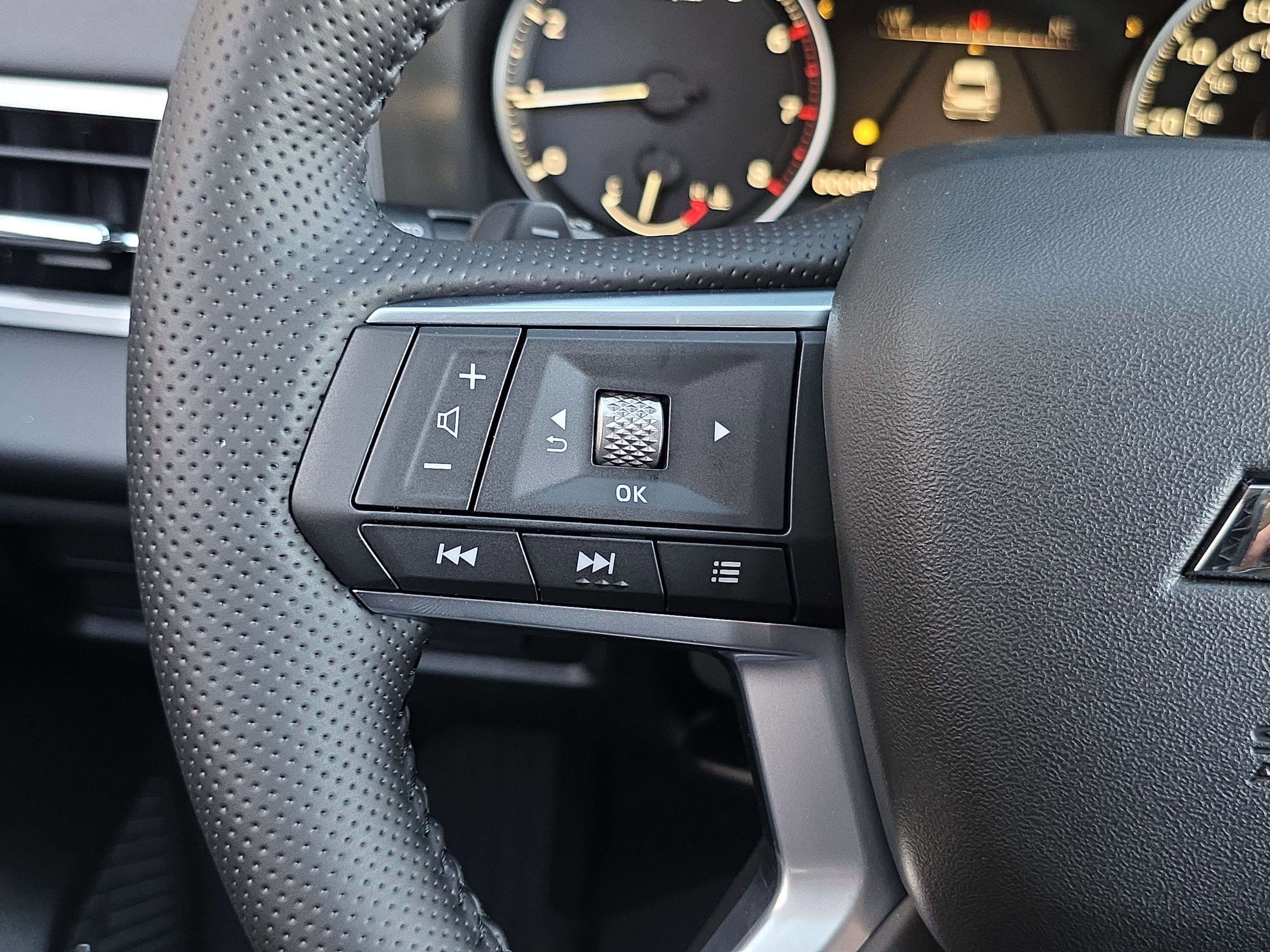 New 2026 Mitsubishi Outlander SE image 15