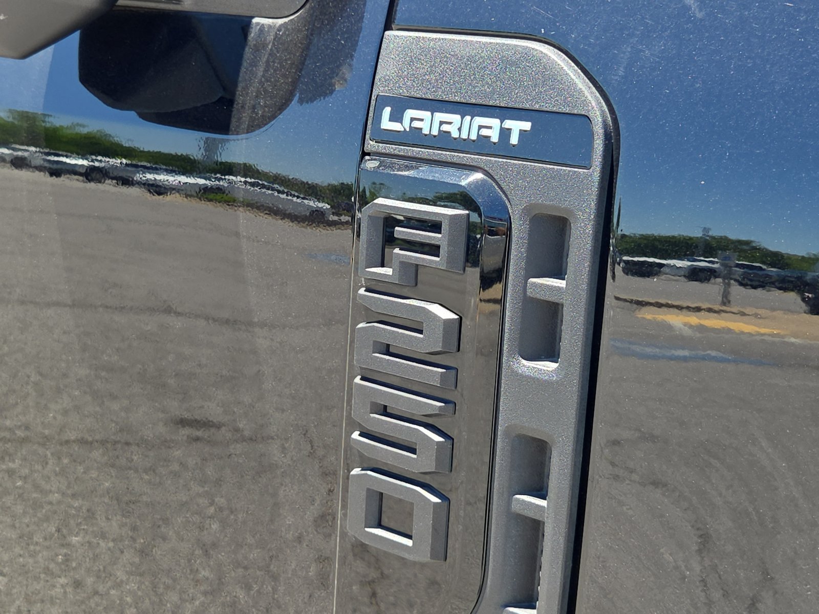 Used 2024 Ford F250 Lariat w/ Lariat Ultimate Package AWD/4WD image 8