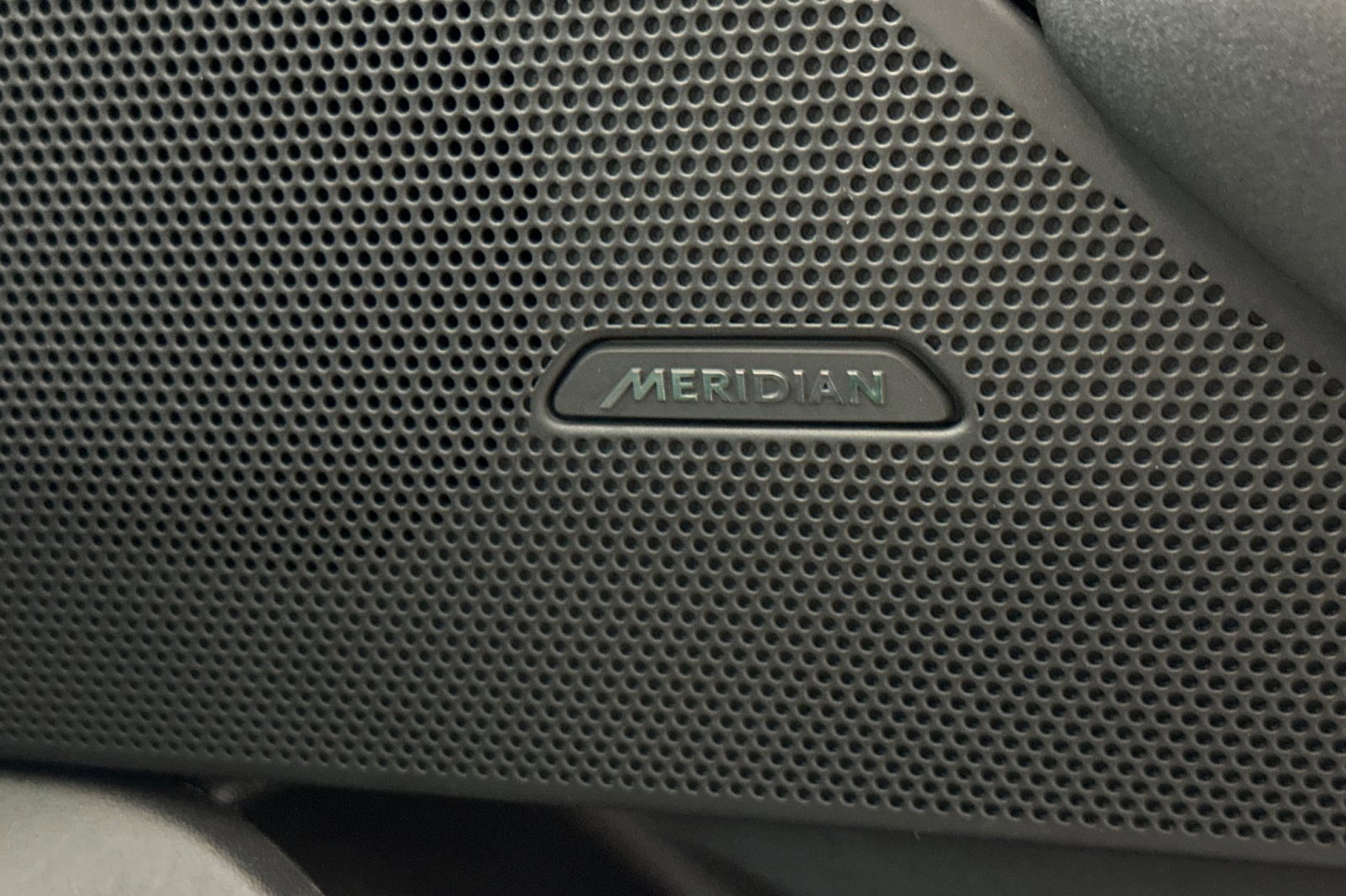 Used 2023 Land Rover Range Rover Velar R-Dynamic S image 22