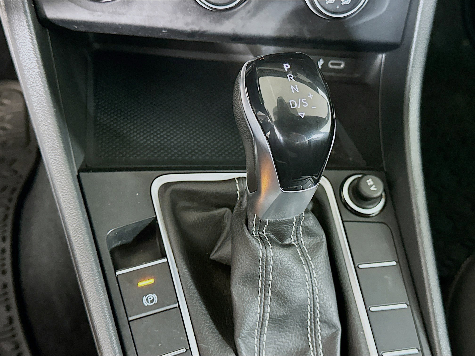 Used 2024 Volkswagen Jetta Sport image 24