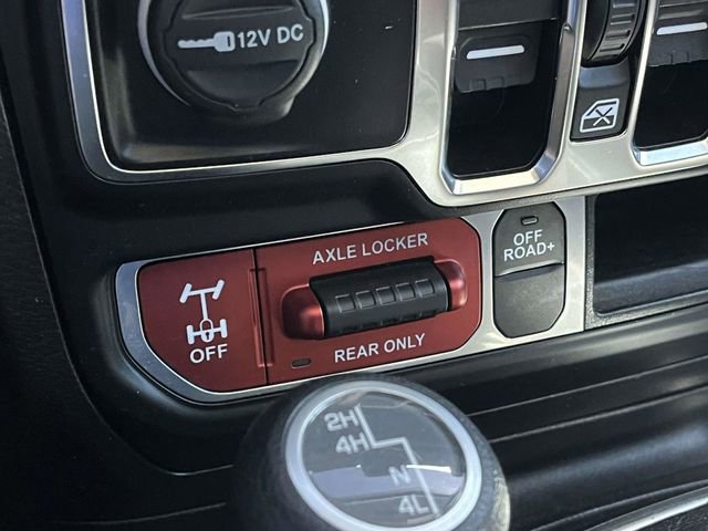 Used 2023 Jeep Gladiator Mojave AWD/4WD image 32