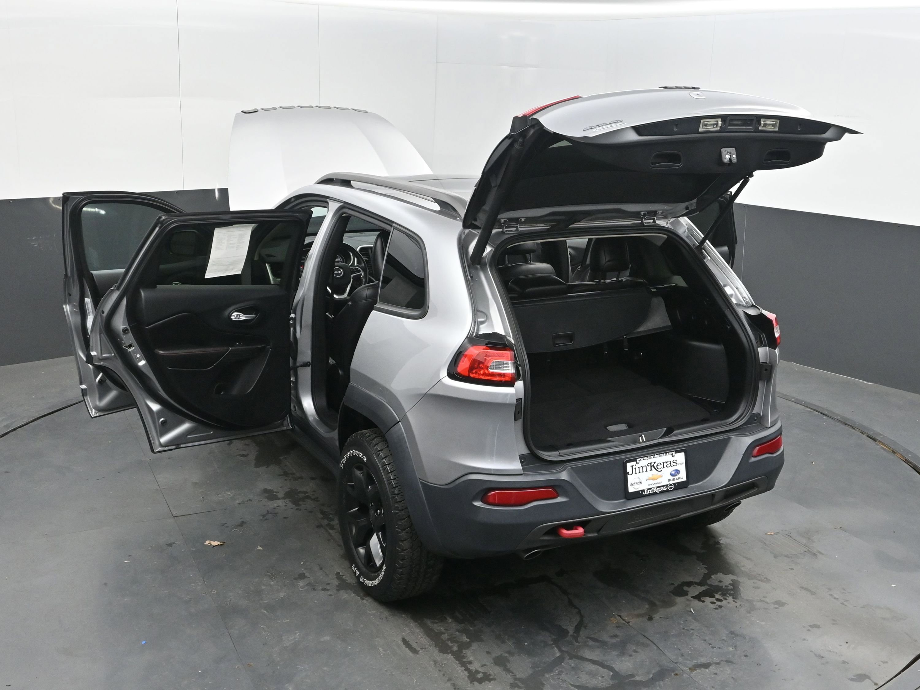 Used 2016 Jeep Cherokee Trailhawk w/ Comfort/Convenience Group AWD/4WD image 43