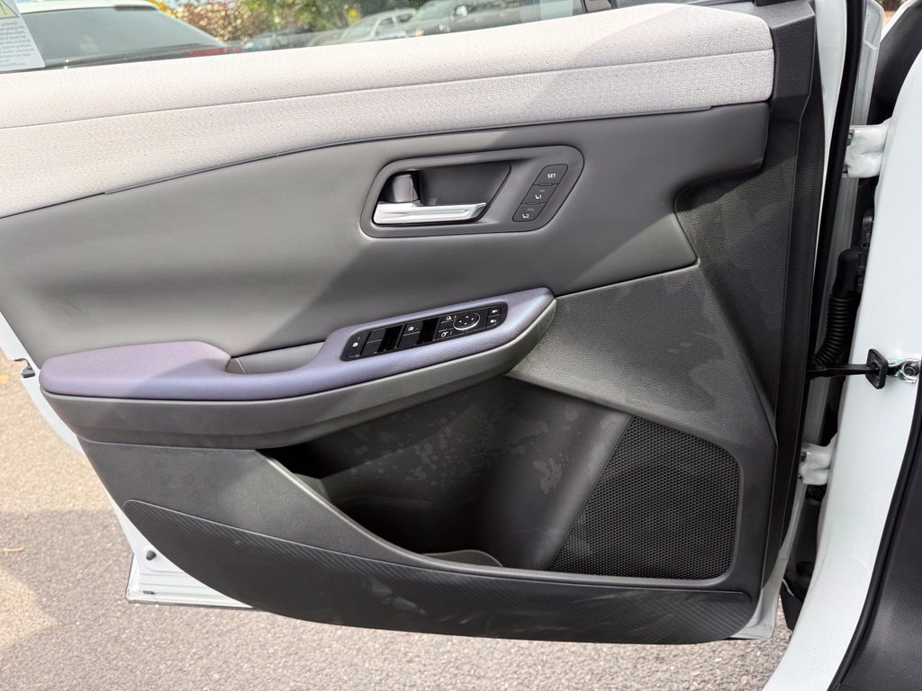 New 2026 Nissan Leaf Platinum+ w/ Cargo Package (Platinum+) FWD image 18