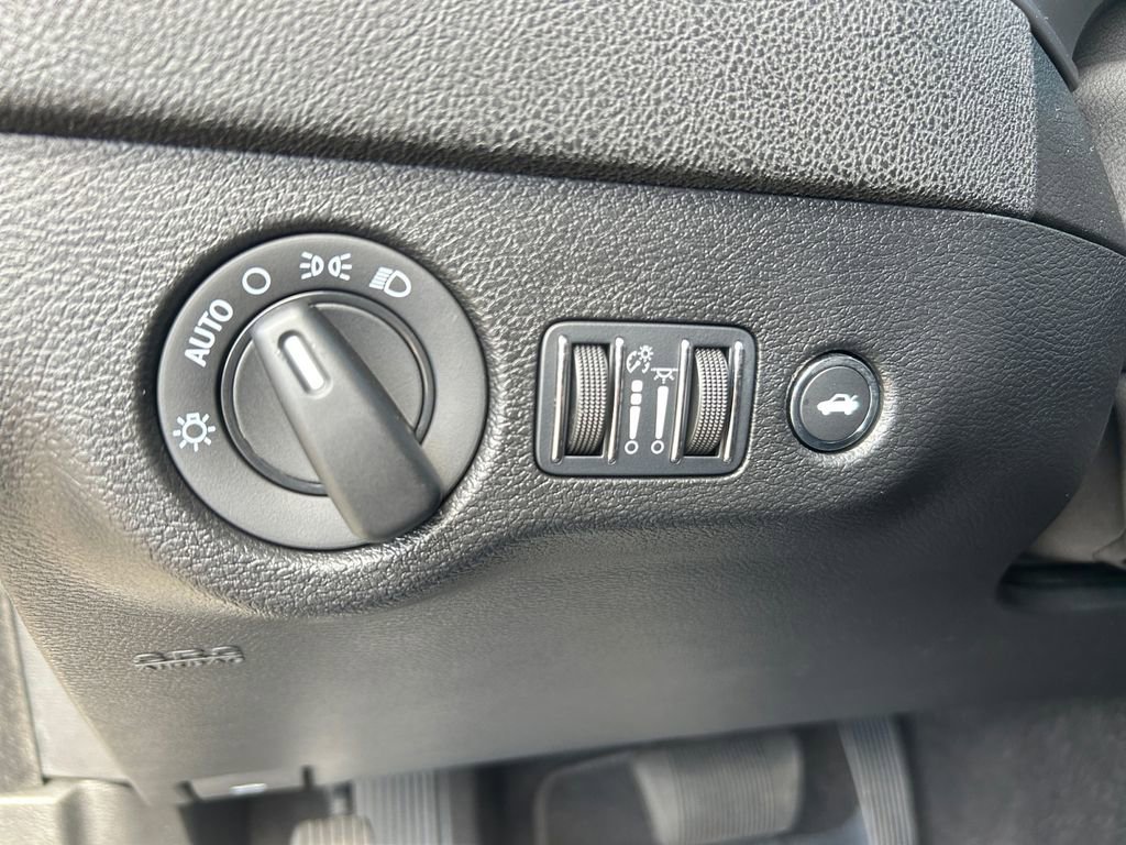 Used 2023 Dodge Charger SXT w/ Cold Weather Package RWD image 19