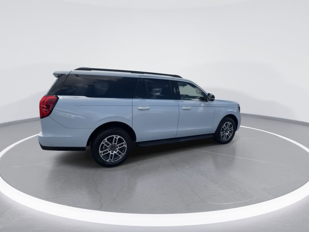 Used 2025 Ford Expedition Max Active AWD/4WD image 2