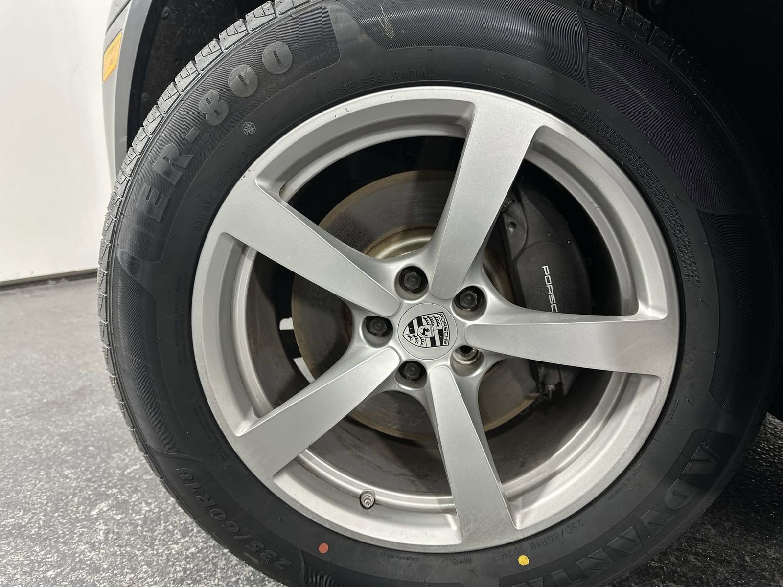 Used 2020 Porsche Macan AWD/4WD image 10