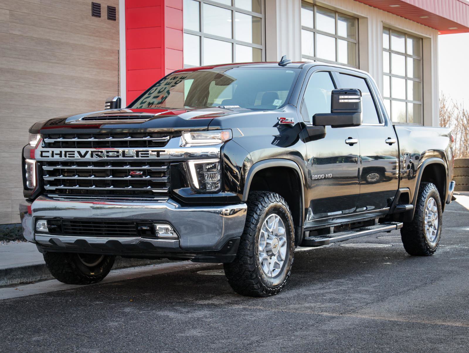 Used 2021 Chevrolet Silverado 3500 LTZ w/ LTZ Convenience Package image 8